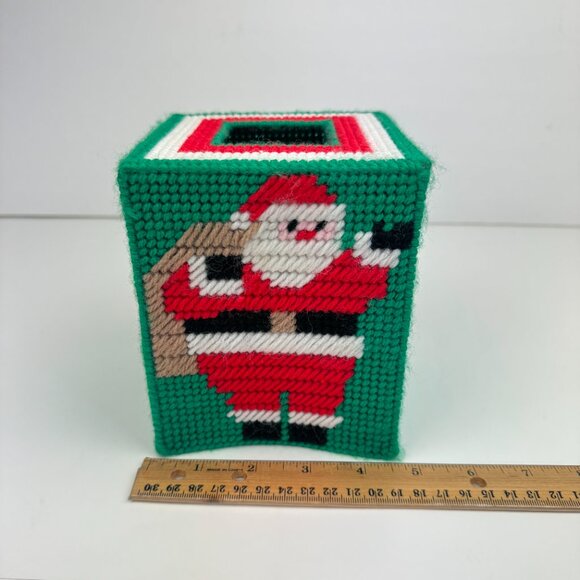 Vtg Santa Handmade Square Red Green White Tissue Box Cover Plastic Canvas Yarn - Picture 4 of 11